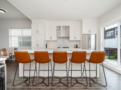 41-2687 158 Street - 2