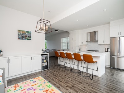41-2687 158 Street - 3