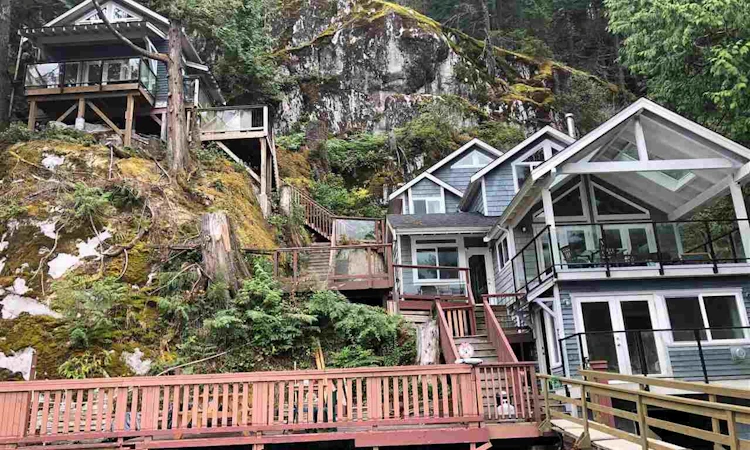 824 Indian Arm