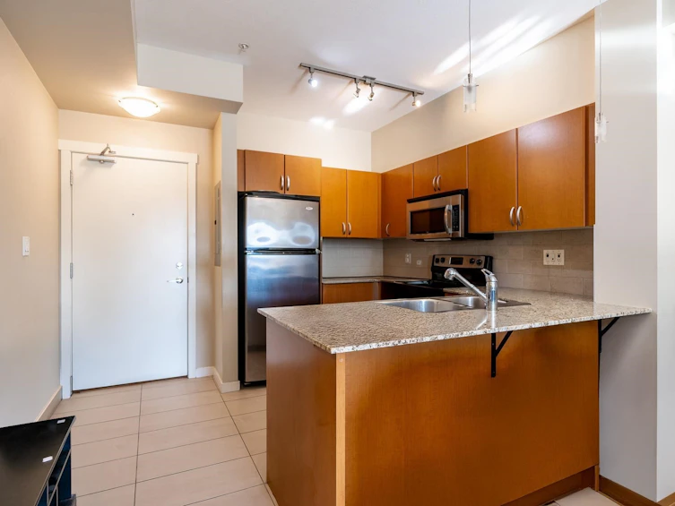 323-13789 107a Avenue, Surrey, BC, V3T 0B8 - 6