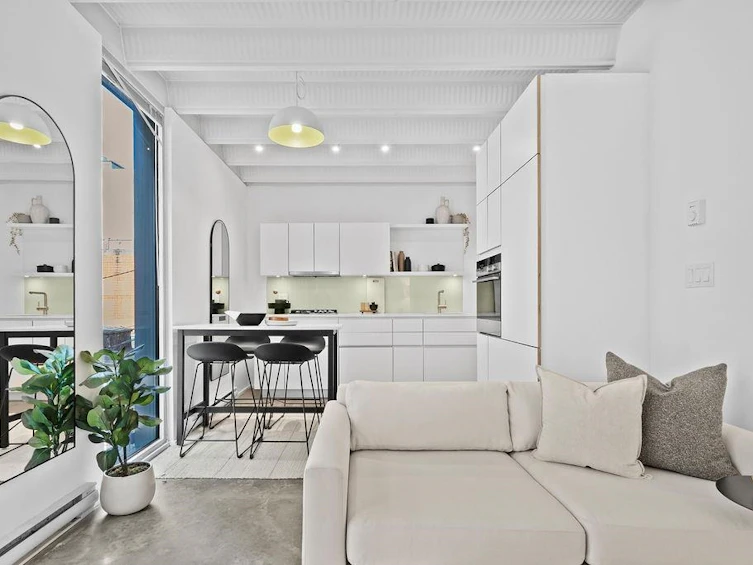 303-219 E Georgia Street, Vancouver, BC, V6A 1Z6
