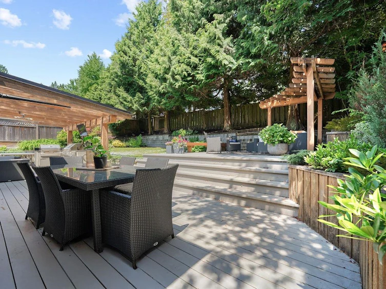 934 Forest Hills Drive, North Vancouver, BC, V7R 1N2 - 34