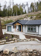 5758 Sargeant Bay Heights Road