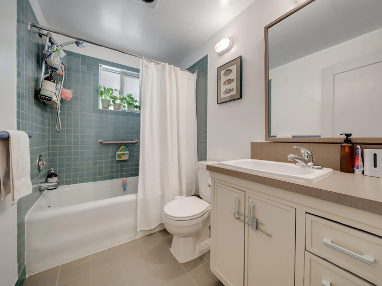 3137 W 28th Avenue, Vancouver, BC, V6L 1X4 - 18