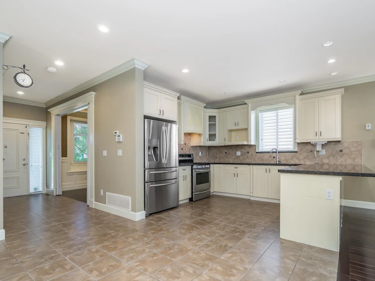 6844 195a Street, Surrey, BC, V4N 5Z7 - 6