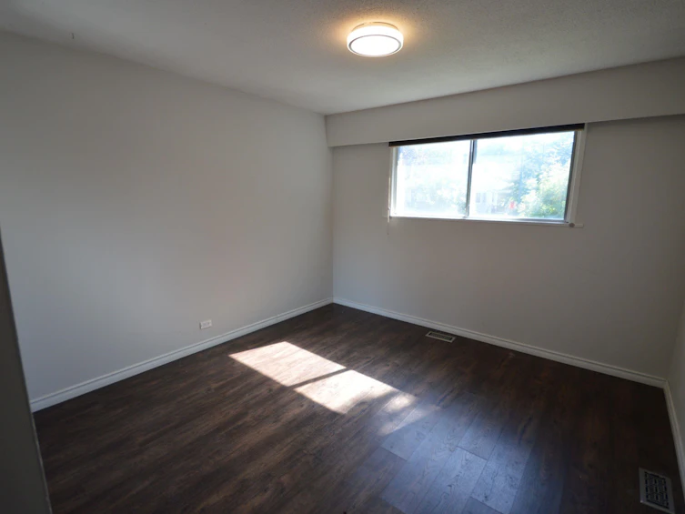 2611 Parker Street, Vancouver, BC, V5K 2T5 - 8