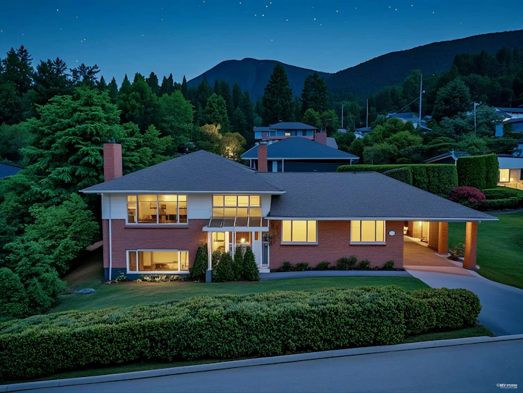 330 W Braemar Road, North Vancouver, BC, V7N 2T5