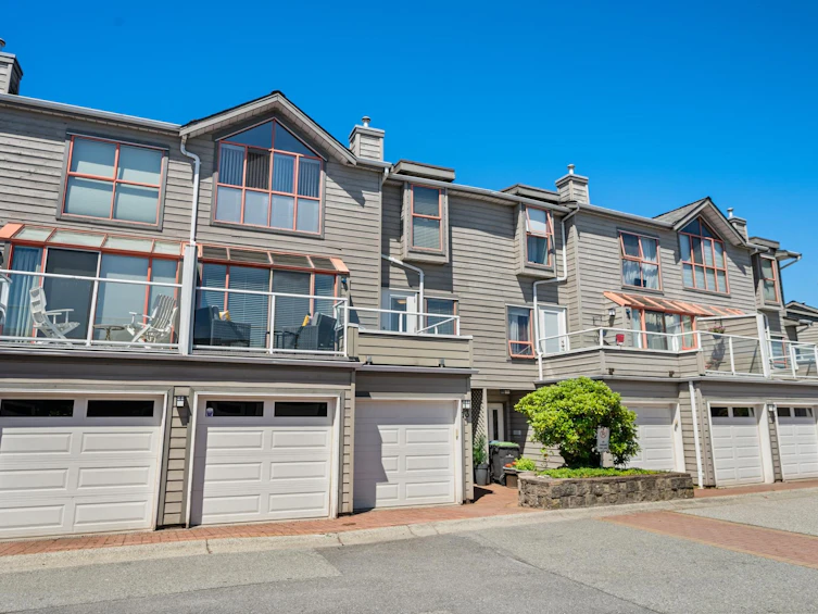 13-323 Governors Court, New Westminster, BC, V3L 5S6