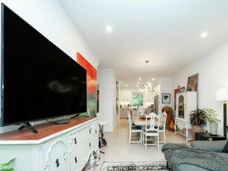 8-24021 110 Avenue, Maple Ridge, BC, V2W 0J9 - 11