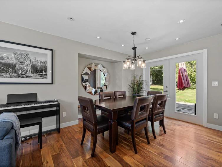 18335 21a Avenue, Surrey, BC, V3Z 9W2 - 9