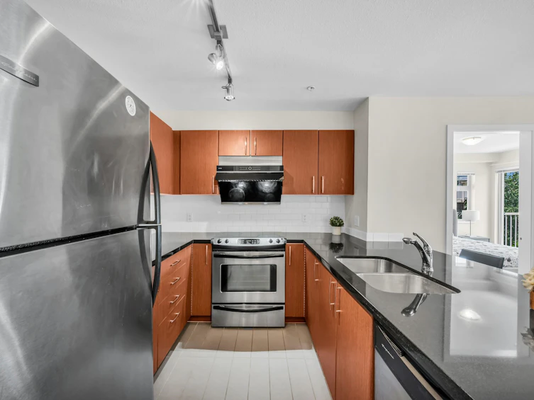 302-7339 Macpherson Avenue, Burnaby, BC, V5J 0B1 - 4