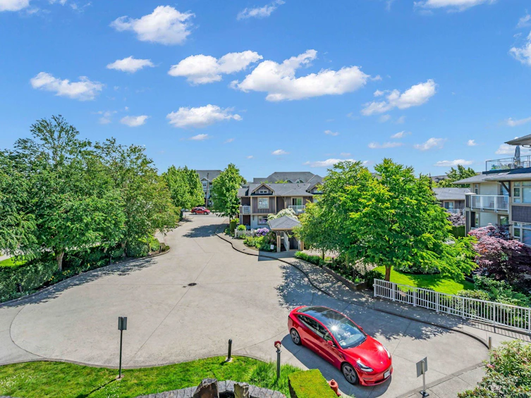 302-7339 Macpherson Avenue, Burnaby, BC, V5J 0B1 - 24
