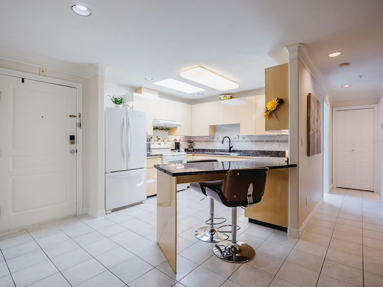 407-8115 121a Street, Surrey, BC, V3W 1J2 - 9