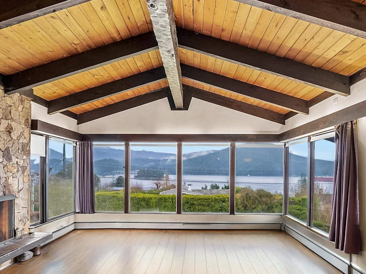 645 Baycrest Drive, North Vancouver, BC, V7G 1N7 - 2