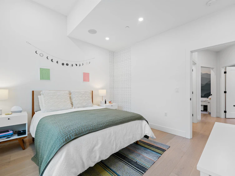 978 E 13th Avenue, Vancouver, BC, V5T 2L6 - 21