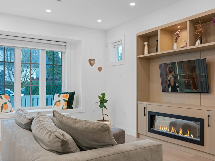 978 E 13th Avenue, Vancouver, BC, V5T 2L6 - 8