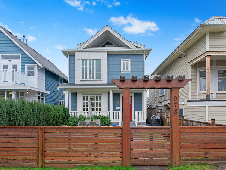 978 E 13th Avenue, Vancouver, BC, V5T 2L6 - 4