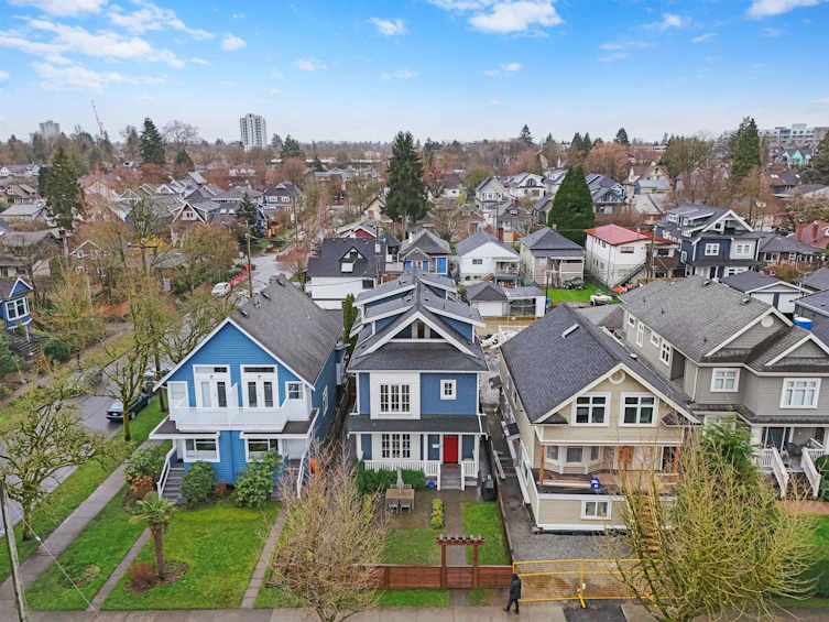978 E 13th Avenue, Vancouver, BC, V5T 2L6 - 38