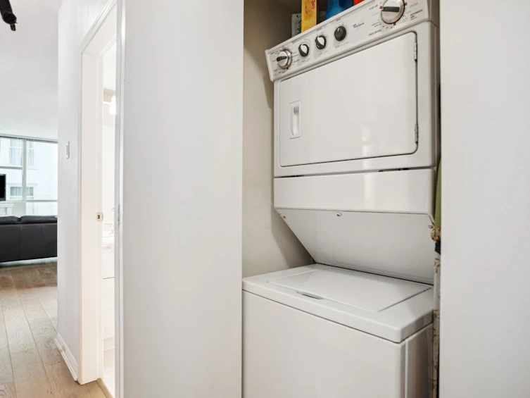 603-168 E Esplanade, North Vancouver, BC, V7L 4X8 - 9