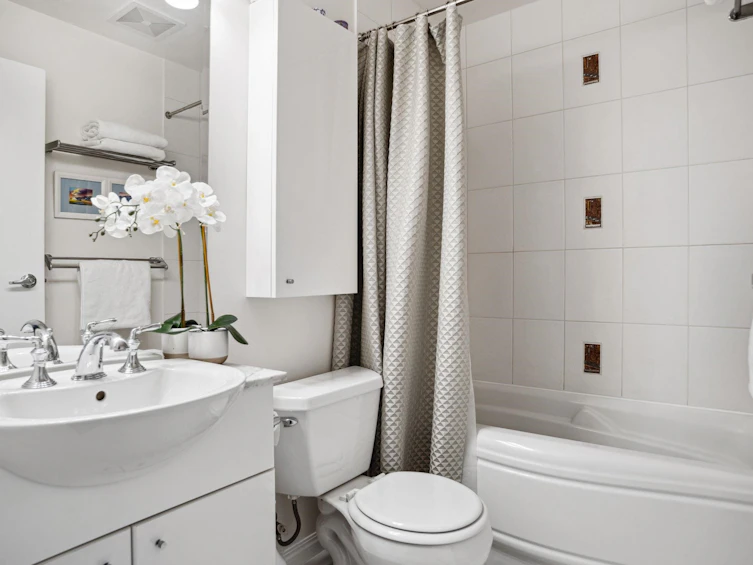 603-168 E Esplanade, North Vancouver, BC, V7L 4X8 - 8