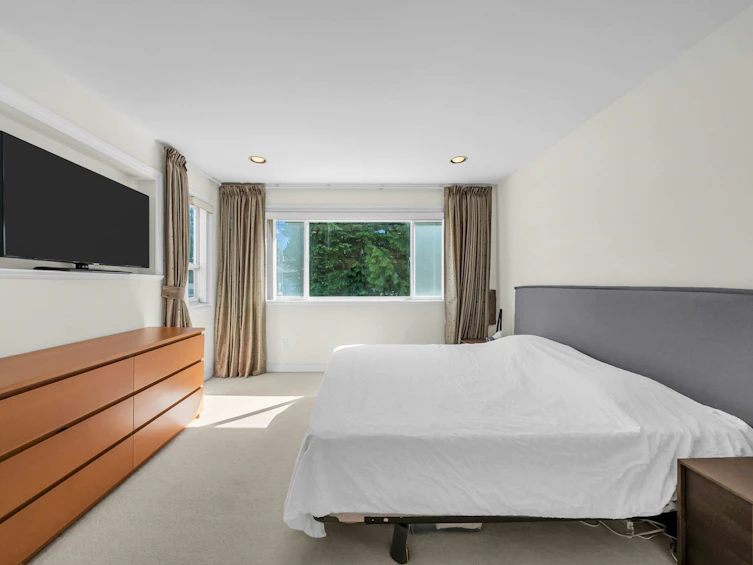 4288 Gilpin Crescent, Burnaby, BC, V5G 2K2 - 11
