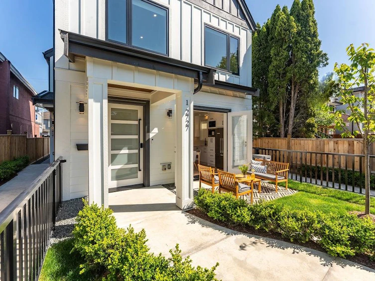 1-2727 Parker Street, Vancouver, BC, V5K 2T6 - 2