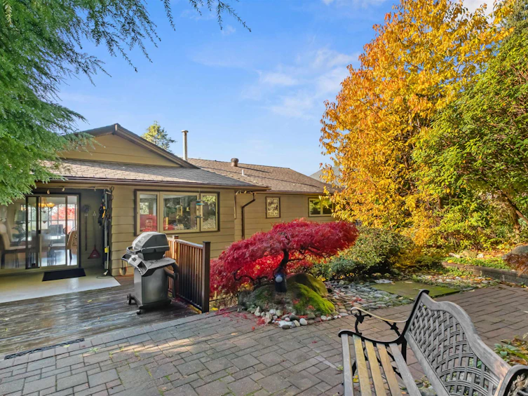 5256 Malaspina Place, North Vancouver, BC, V7R 4M1 - 2