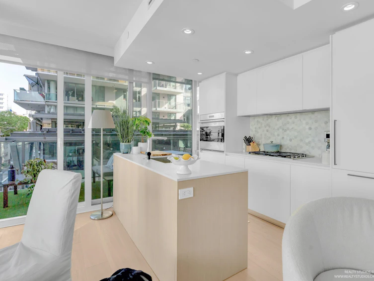 605-1180 Broughton Street, Vancouver, BC, V6G 2B1 - 9