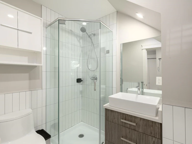 2449 E 40th Avenue, Vancouver, BC, V5R 2V6 - 14