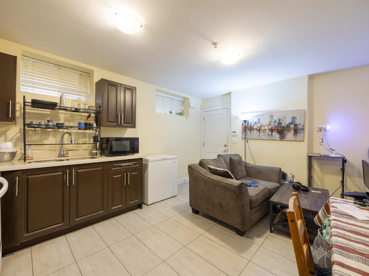 2143 E 35th Avenue, Vancouver, BC, V5P 1B8 - 32
