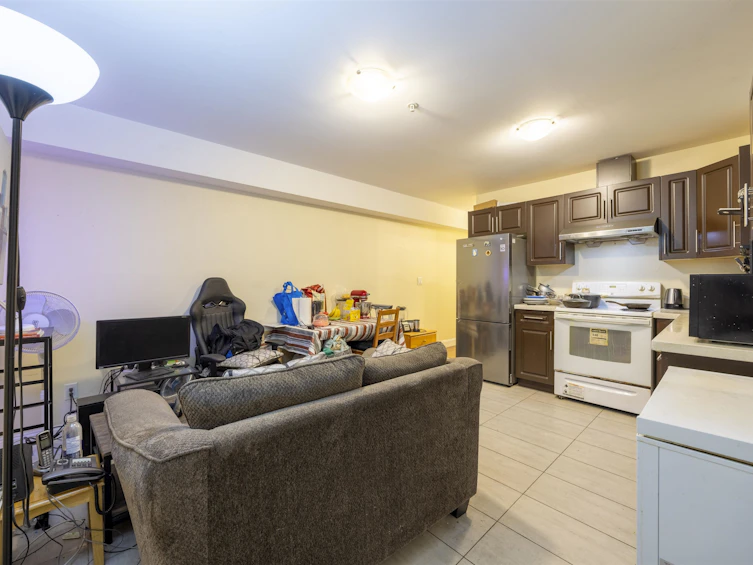 2143 E 35th Avenue, Vancouver, BC, V5P 1B8 - 31