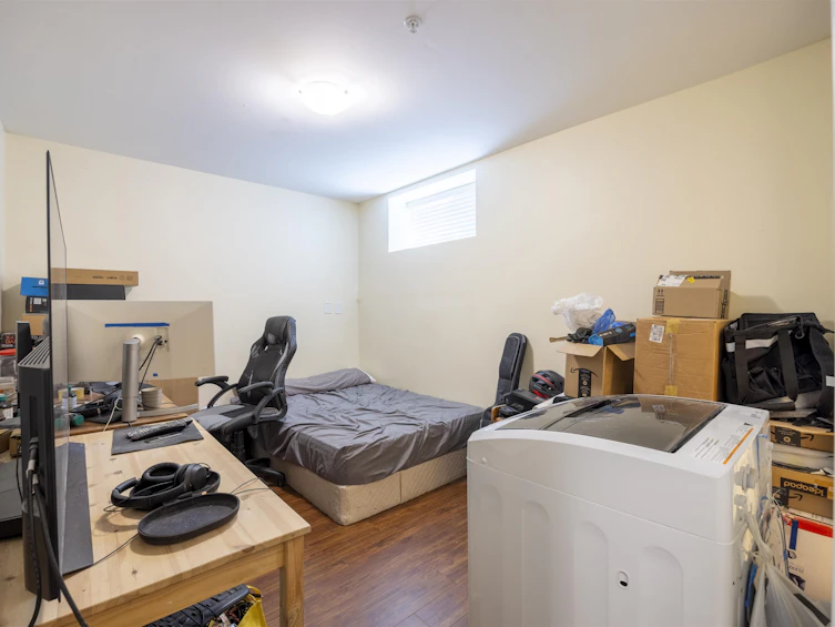 2143 E 35th Avenue, Vancouver, BC, V5P 1B8 - 35
