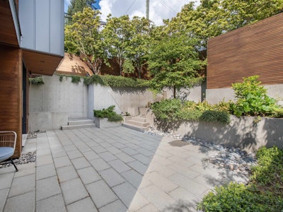 3895 Lonsdale Avenue - 3