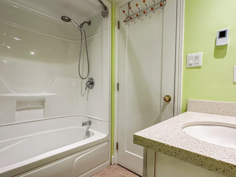 2704 Kilmarnock Crescent, North Vancouver, BC, V7J 2Z5 - 30