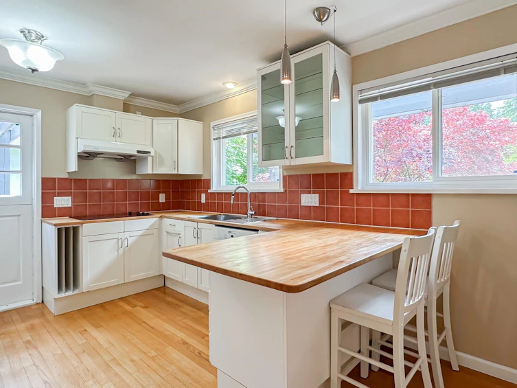2704 Kilmarnock Crescent, North Vancouver, BC, V7J 2Z5 - 8