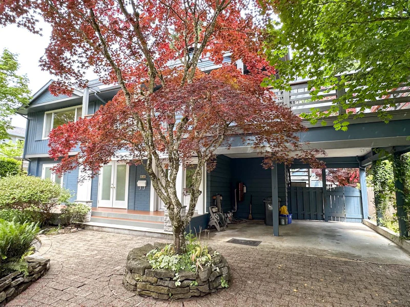 2704 Kilmarnock Crescent, North Vancouver BC V7J 2Z5