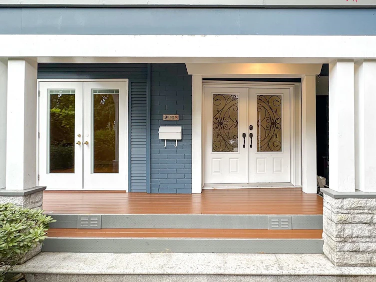 2704 Kilmarnock Crescent, North Vancouver, BC, V7J 2Z5 - 4