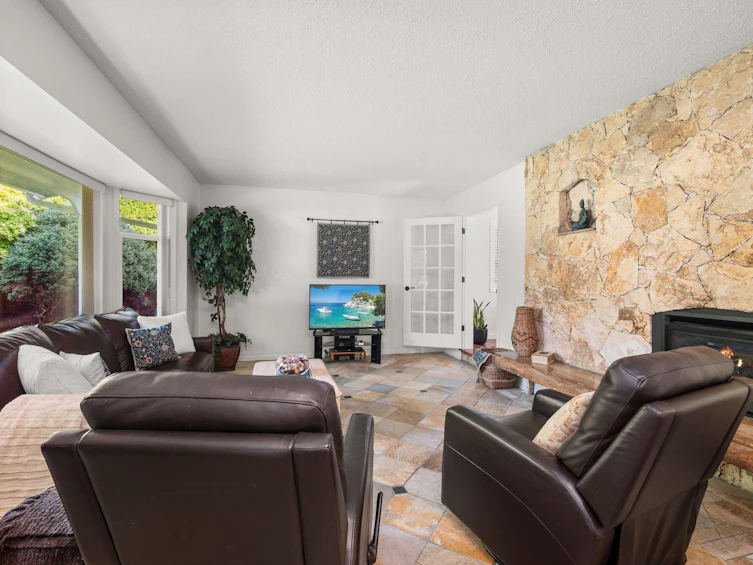 8069 Wiltshire Place, Delta, BC, V4C 6T1 - 4