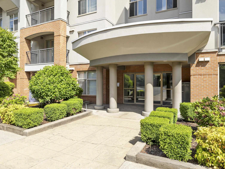 406-33546 Holland Avenue, Abbotsford, BC, V2S 0C1 - 2