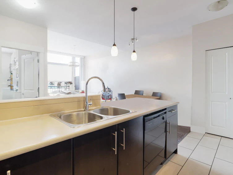 406-33546 Holland Avenue, Abbotsford, BC, V2S 0C1 - 10