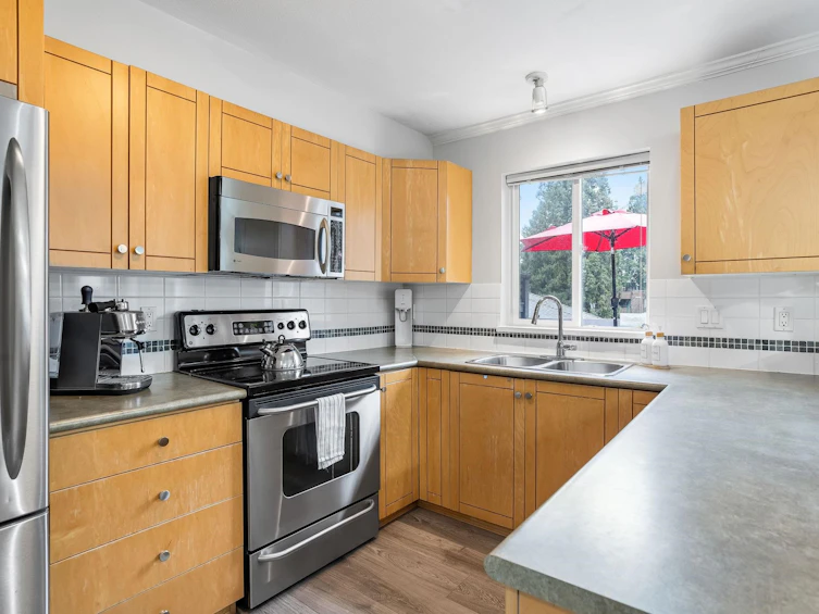 12-1071 Lynn Valley Road, North Vancouver, BC, V7J 1Z6 - 12