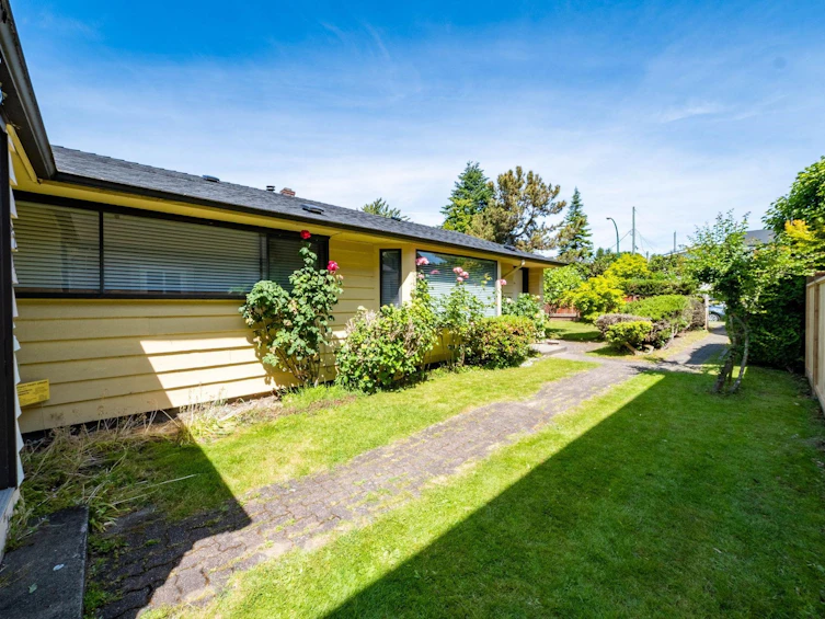 8271 Laurel Street, Vancouver, BC, V6P 3V2 - 4