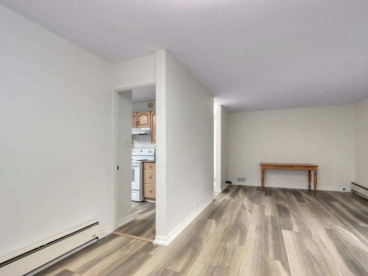 8271 Laurel Street, Vancouver, BC, V6P 3V2 - 11