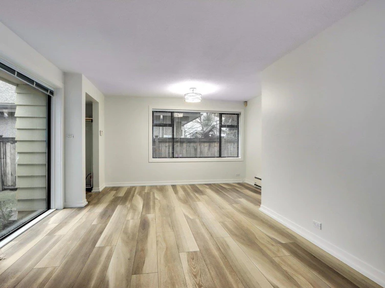 8271 Laurel Street, Vancouver, BC, V6P 3V2 - 10