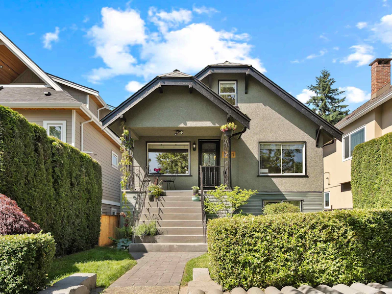 2011 E 4th Avenue, Vancouver BC V5N 1K5