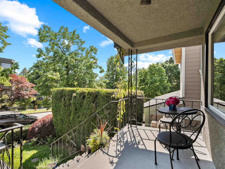 2011 E 4th Avenue, Vancouver, BC, V5N 1K5 - 2