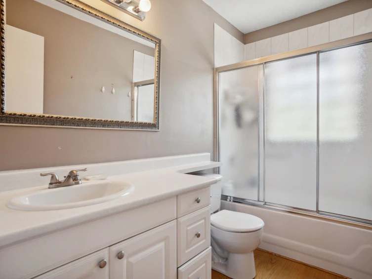 15237 Hummingbird Place, Surrey, BC, V3R 6T7 - 17