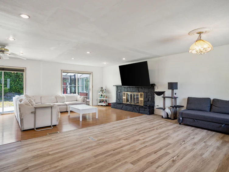 15237 Hummingbird Place, Surrey, BC, V3R 6T7 - 4