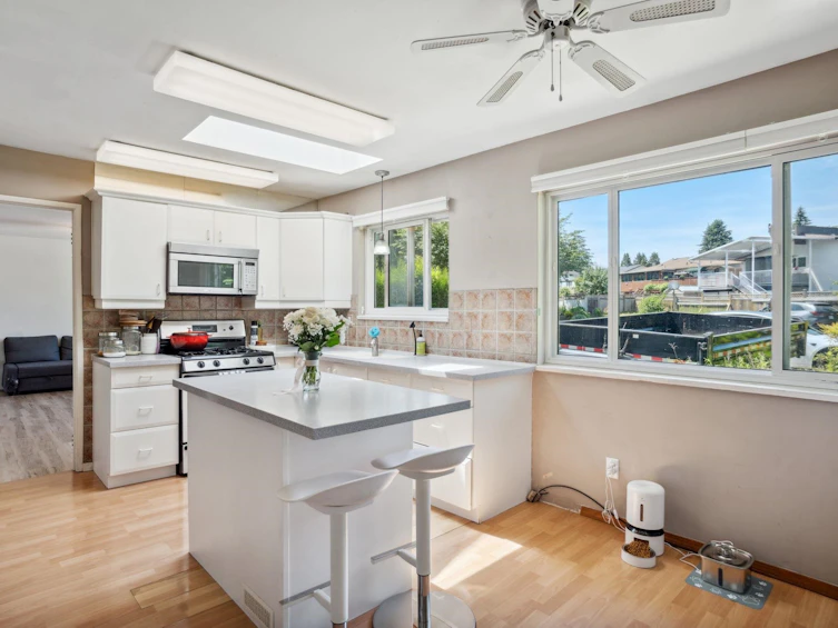 15237 Hummingbird Place, Surrey, BC, V3R 6T7 - 13