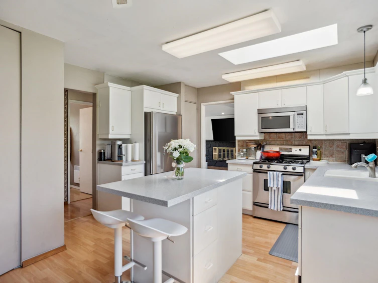 15237 Hummingbird Place, Surrey, BC, V3R 6T7 - 14